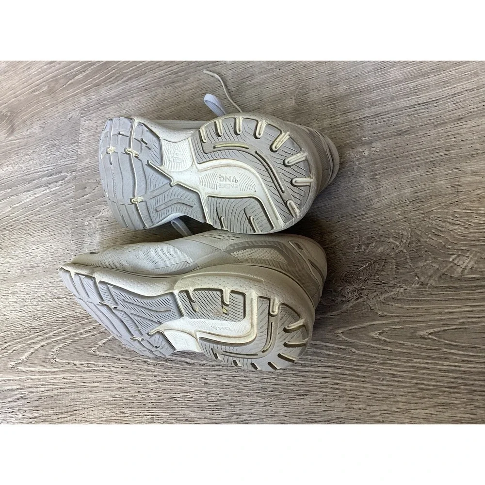 Brooks Women Ghost 15 1203801B112 Gray Running Shoes Sneakers Size 9.5 B